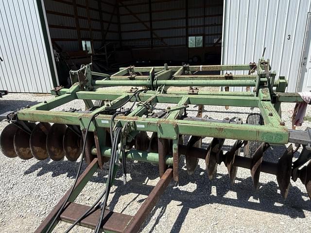 Image of John Deere 1710 equipment image 2