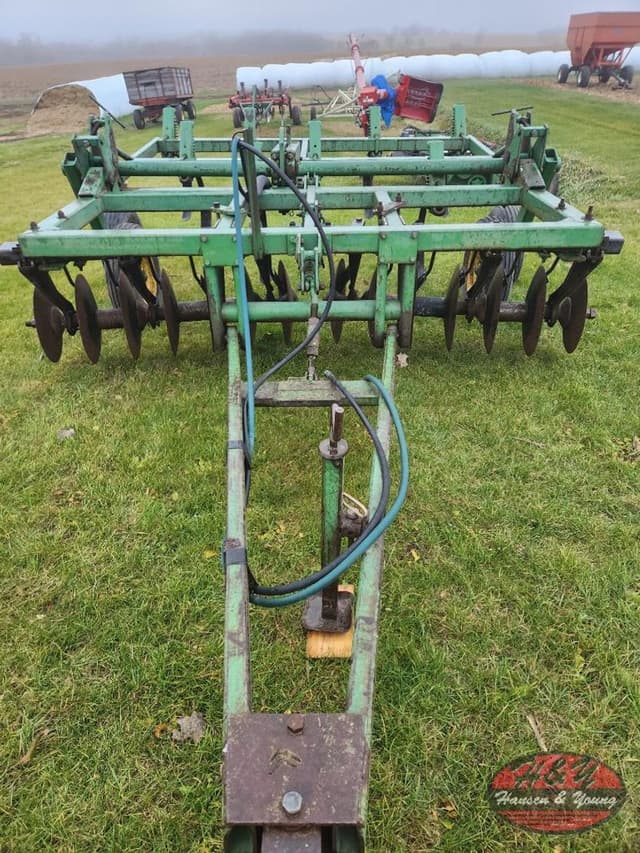 Image of John Deere 1710A equipment image 1