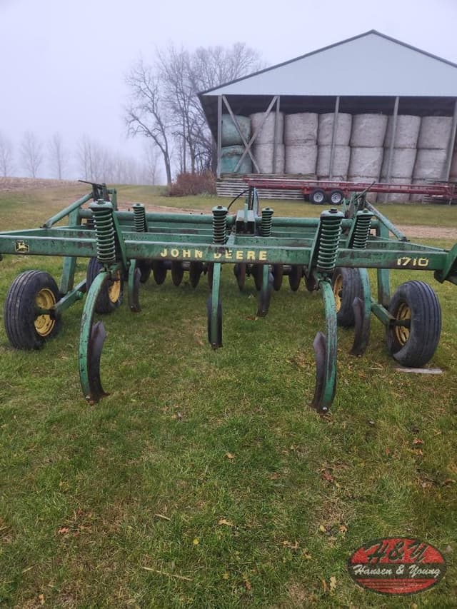 Image of John Deere 1710A equipment image 4