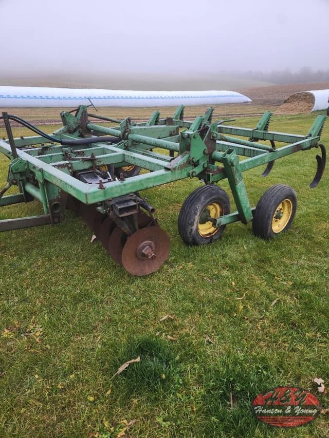 Image of John Deere 1710A equipment image 2