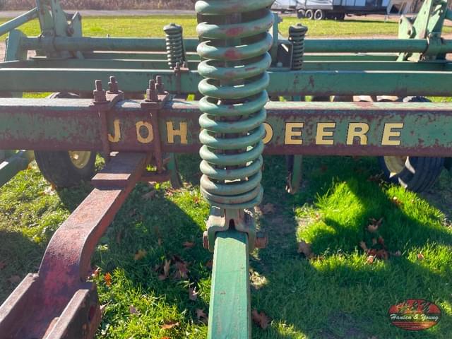 Image of John Deere 1710 equipment image 3