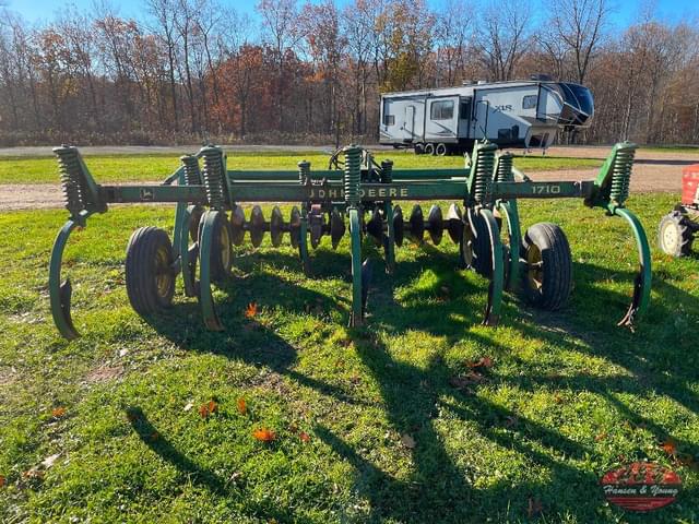Image of John Deere 1710 equipment image 2