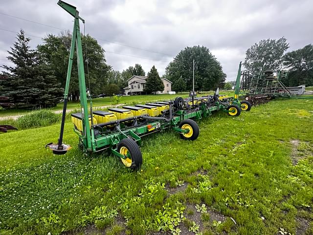 Image of John Deere 1710 equipment image 3