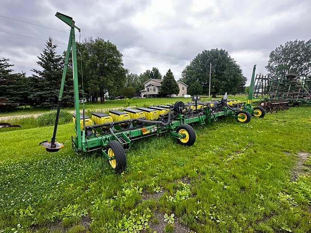 Image of John Deere 1710 equipment image 2