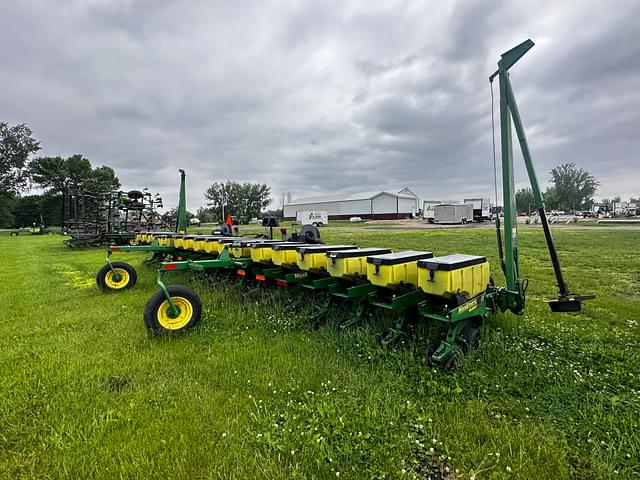Image of John Deere 1710 equipment image 4