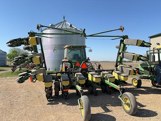Image of John Deere 1710 equipment image 3