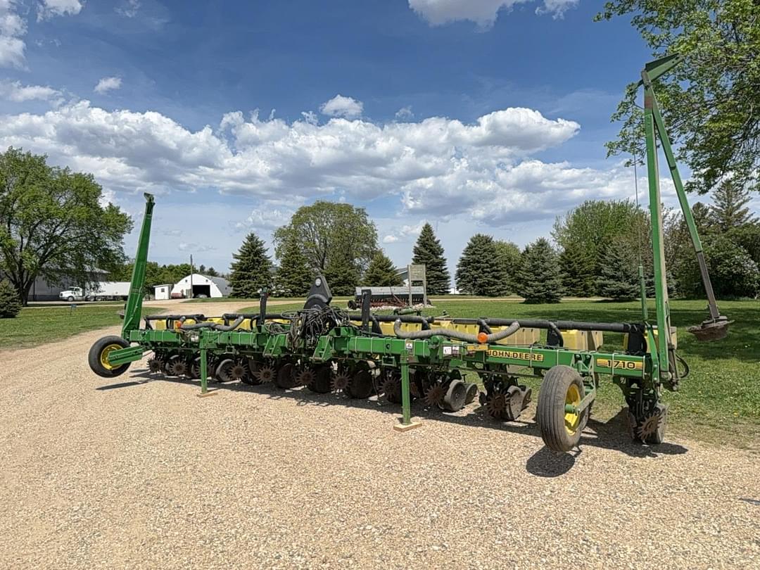 Image of John Deere 1710 Primary image