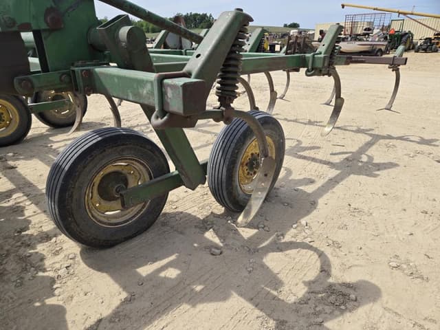 Image of John Deere 1710A equipment image 4