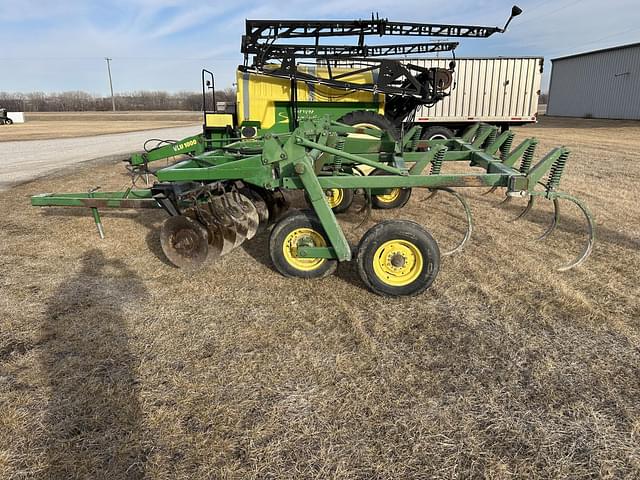 Image of John Deere 1710A equipment image 4