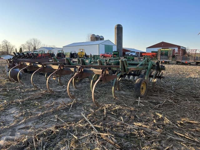 Image of John Deere 1710A equipment image 3