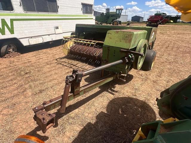 Image of John Deere 346 equipment image 2