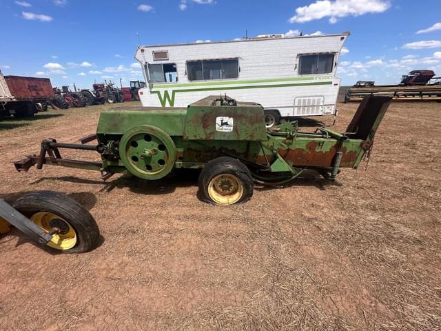 Image of John Deere 346 equipment image 3