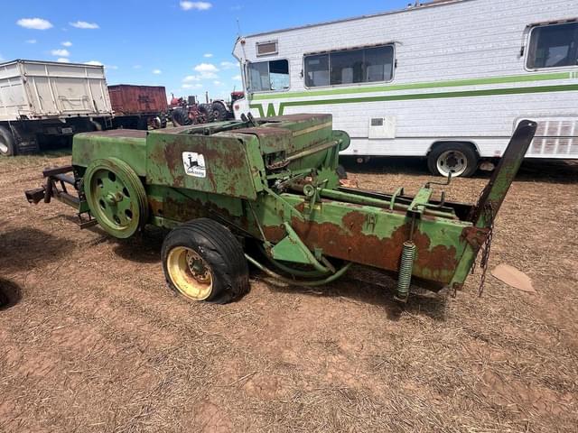 Image of John Deere 346 equipment image 4