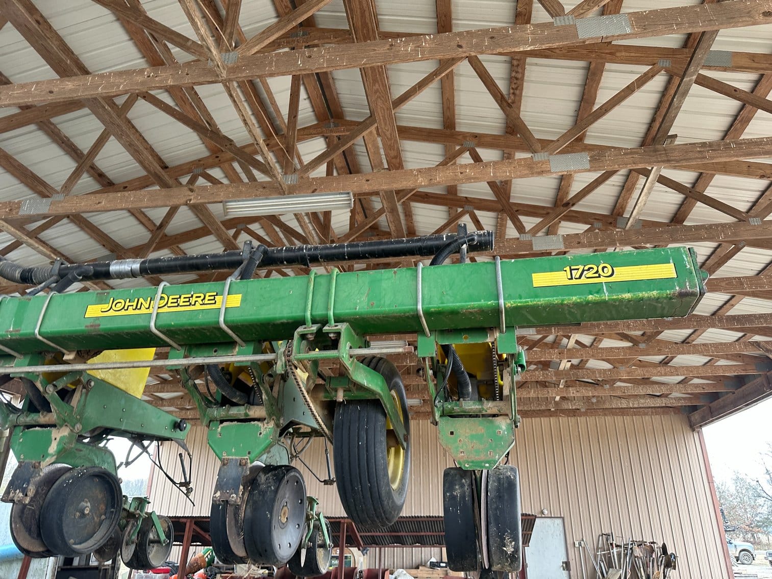 John Deere 1720 Equipment Image0