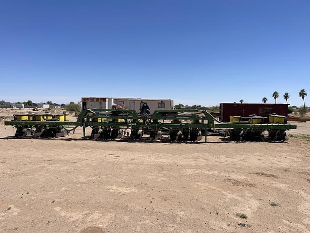 Image of John Deere 1720 equipment image 4