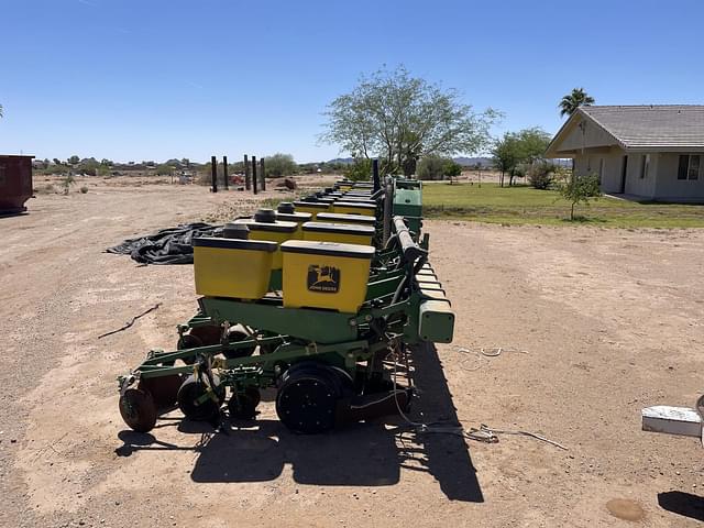 Image of John Deere 1720 equipment image 1