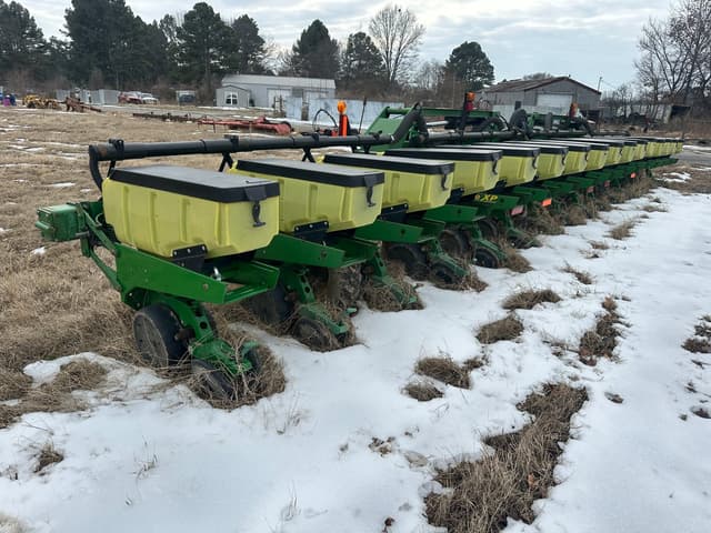 Image of John Deere 1720 equipment image 3