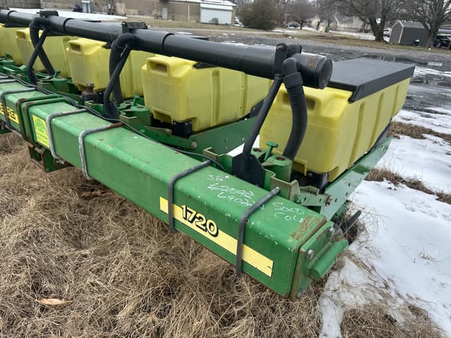 Image of John Deere 1720 equipment image 4