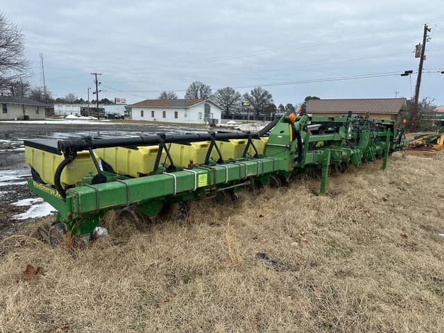 Image of John Deere 1720 equipment image 1