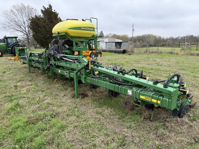 Image of John Deere 1720 equipment image 1