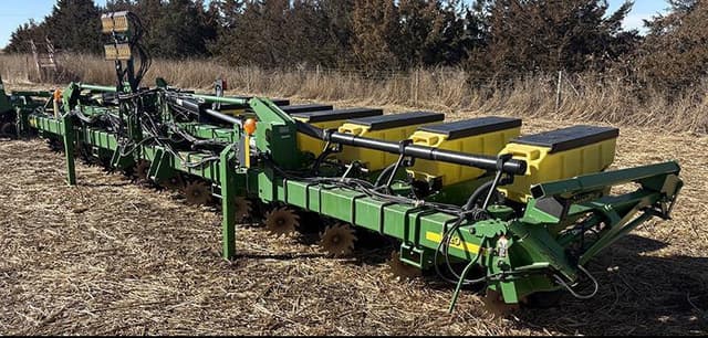 Image of John Deere 1720 equipment image 1