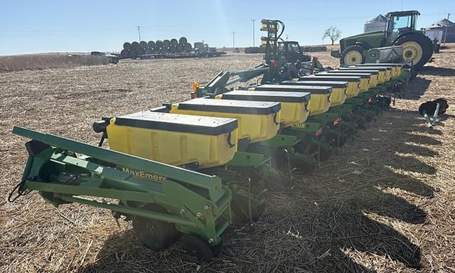 Image of John Deere 1720 equipment image 3