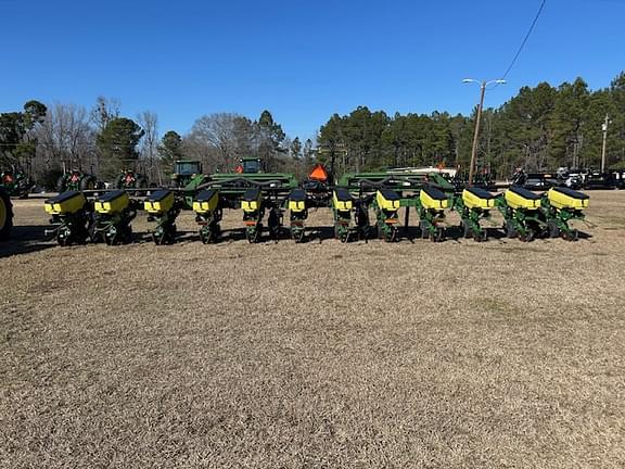 Image of John Deere 1720 equipment image 4
