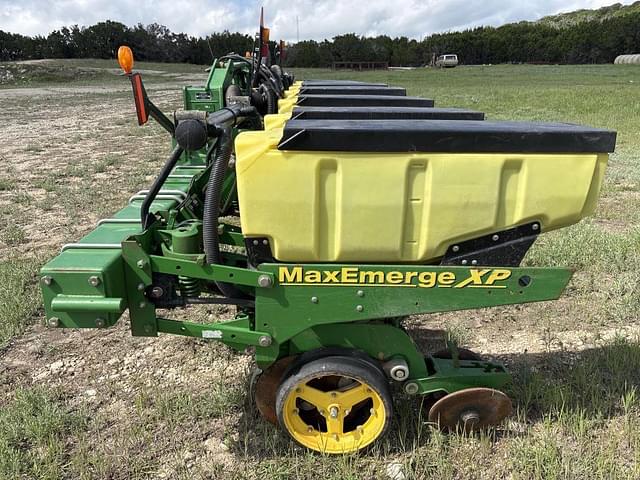 Image of John Deere 1720 equipment image 1