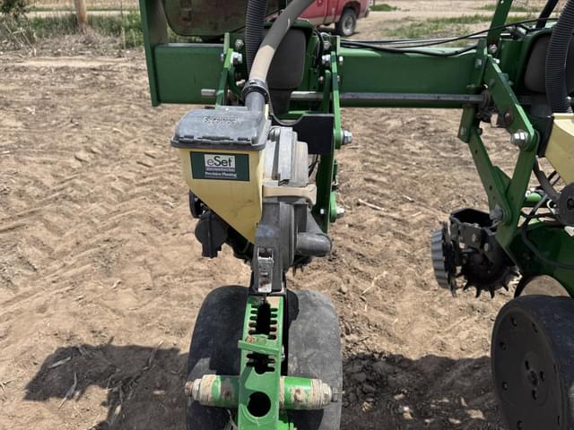 Image of John Deere 1720 equipment image 3