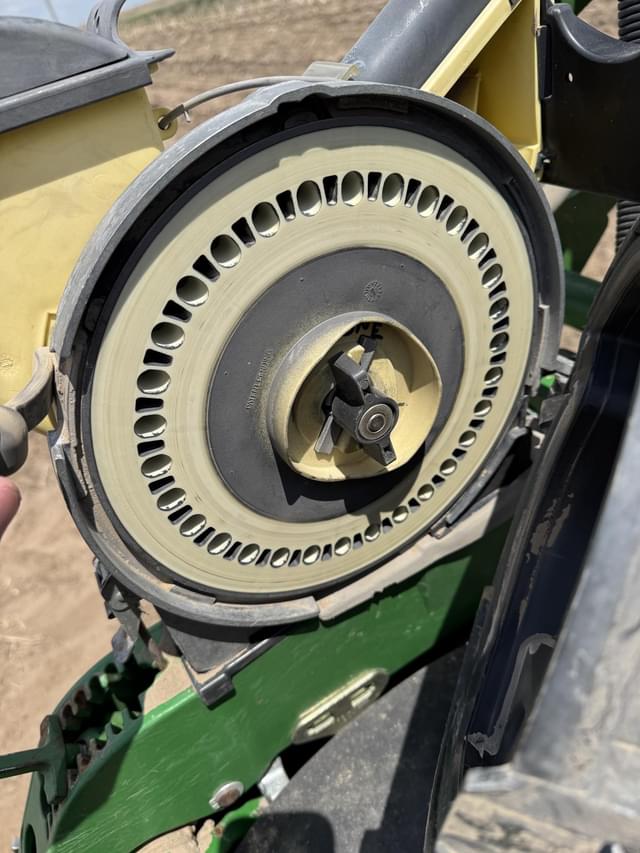 Image of John Deere 1720 equipment image 4