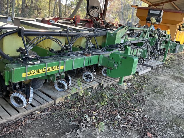 Image of John Deere 1720 equipment image 1