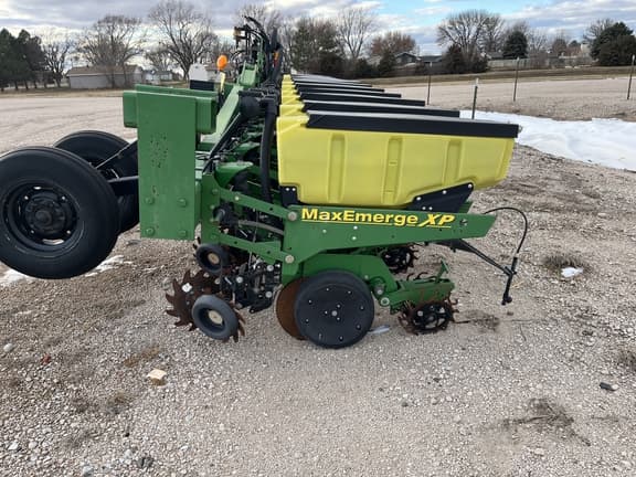 Image of John Deere 1720 equipment image 2