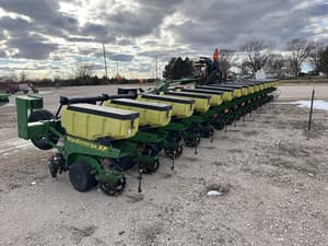 John Deere 1720 Image