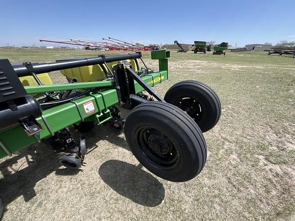 Image of John Deere 1720 equipment image 2