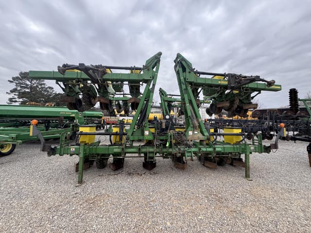 Image of John Deere 1720 equipment image 3