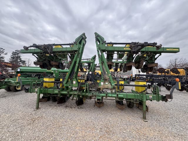 Image of John Deere 1720 equipment image 2