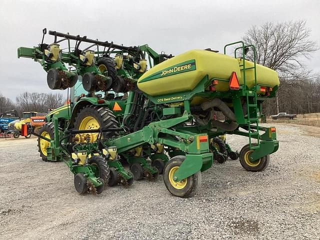 Image of John Deere 1720 equipment image 4