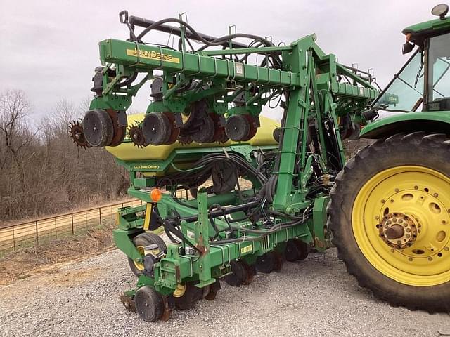 Image of John Deere 1720 equipment image 2