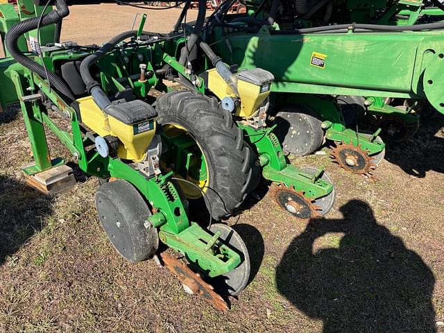 Image of John Deere 1720 equipment image 4