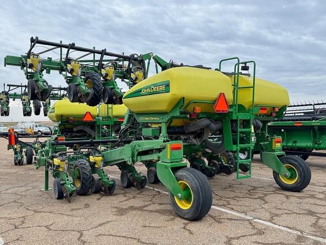 Image of John Deere 1720 equipment image 2