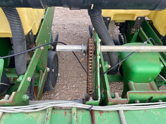 Image of John Deere 1720 equipment image 4