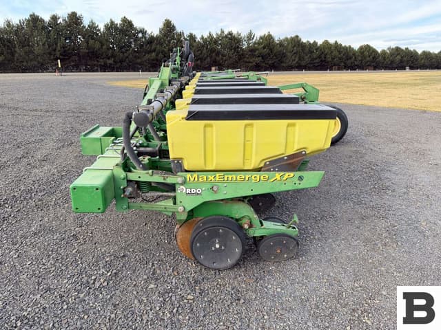 Image of John Deere 1720 equipment image 1