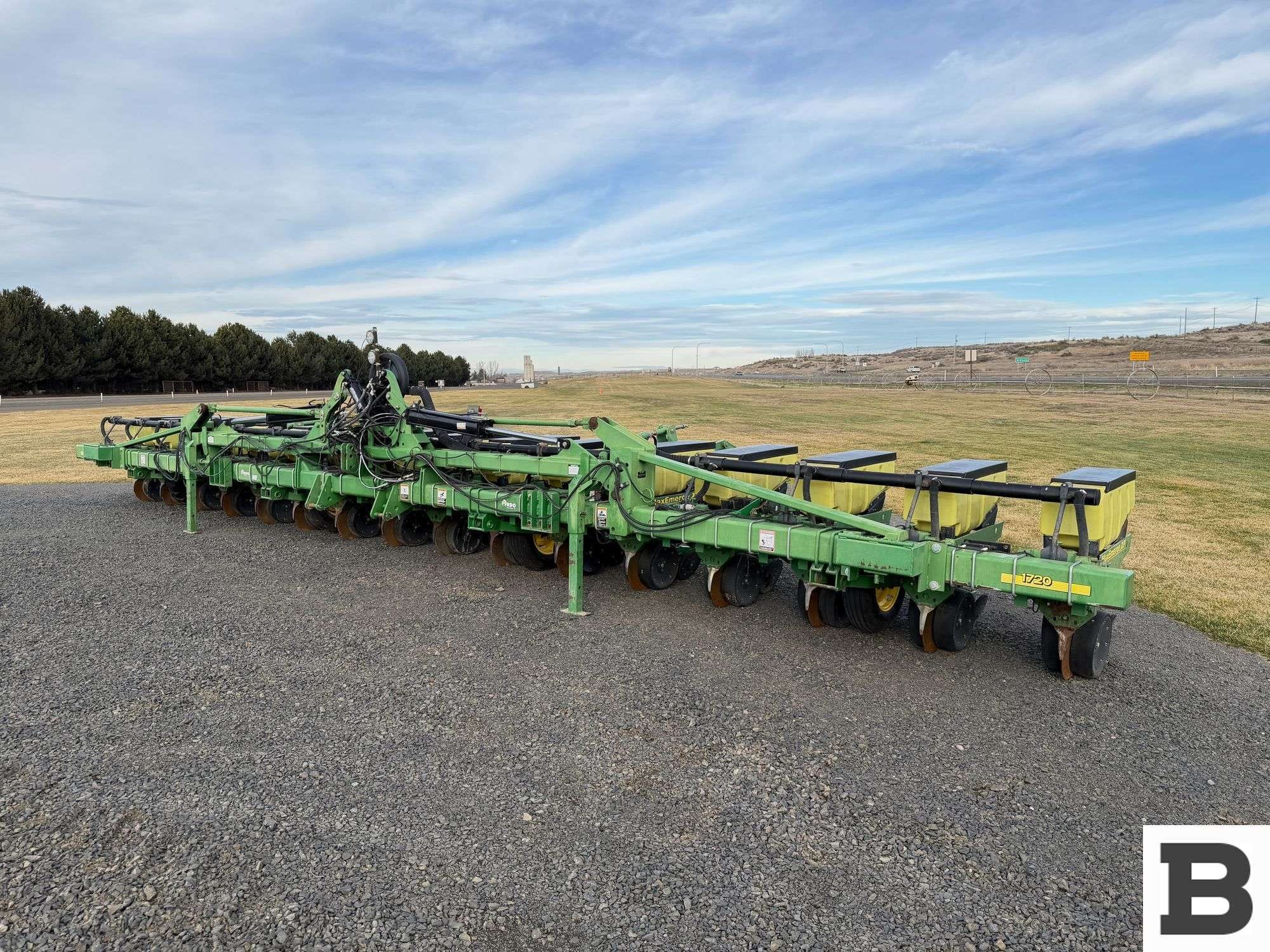 John Deere 1720 Equipment Image0