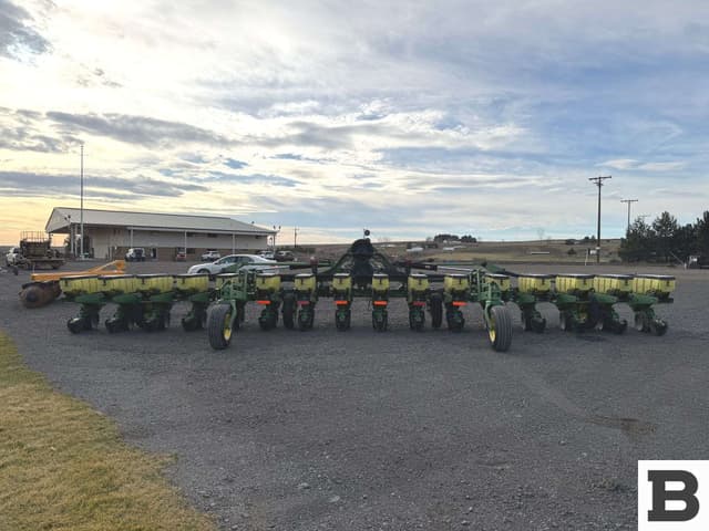 Image of John Deere 1720 equipment image 3