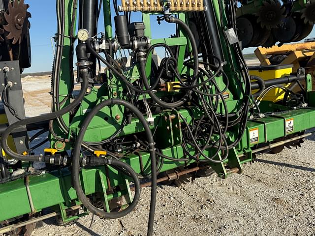 Image of John Deere 1720 equipment image 3