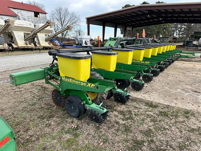 Image of John Deere 1720 equipment image 3