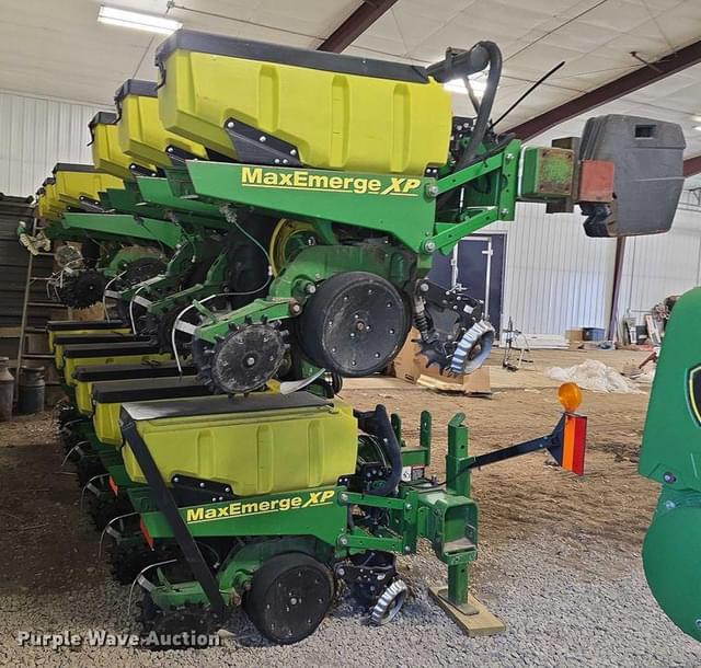 Image of John Deere 1720 equipment image 3