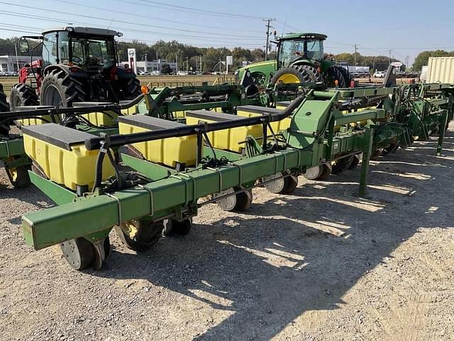 Image of John Deere 1720 equipment image 2