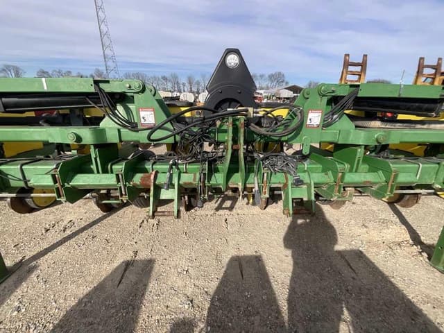 Image of John Deere 1720 equipment image 2