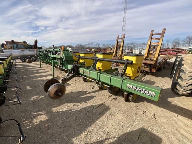 Image of John Deere 1720 equipment image 3